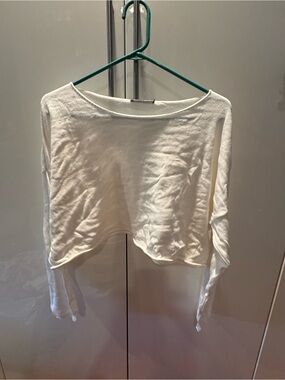 Brandy Melville White Cropped Long-Sleeve Sweater